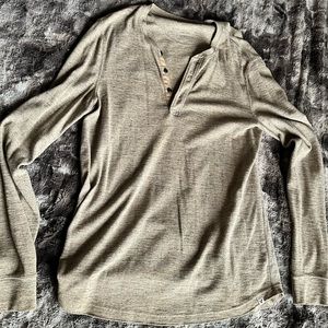 Men’s Medium American Eagle Long sleeved Shirt/sweater